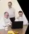 un expert-comptable parlant à sa cliente